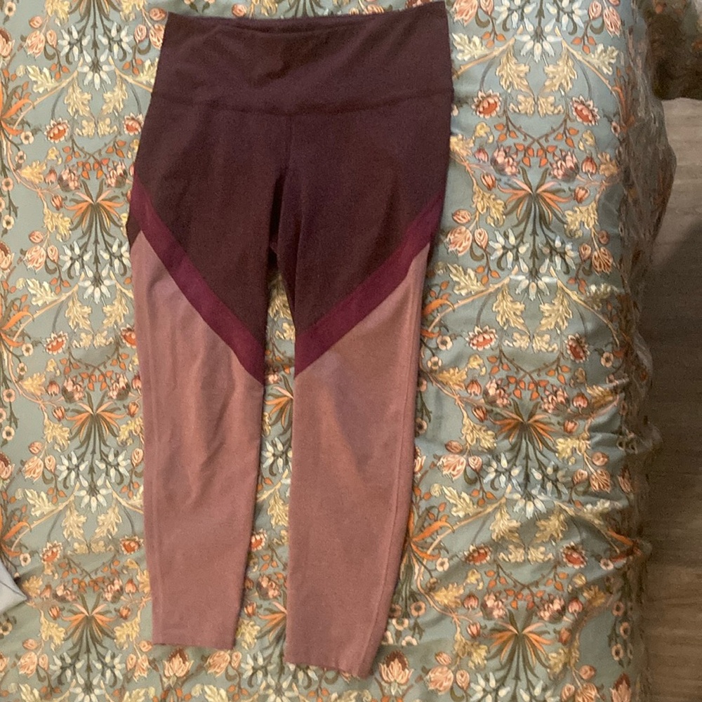 Athletic leggings